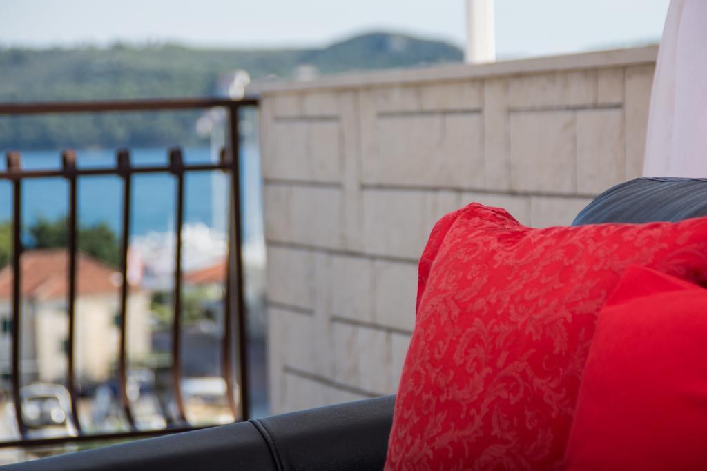 Apartments Barba Trogir Exterior photo