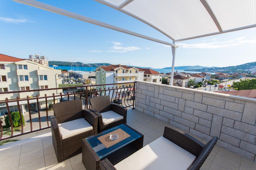 Apartments Barba Trogir Exterior photo