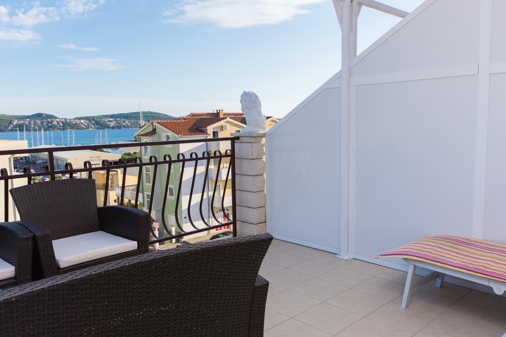 Apartments Barba Trogir Exterior photo