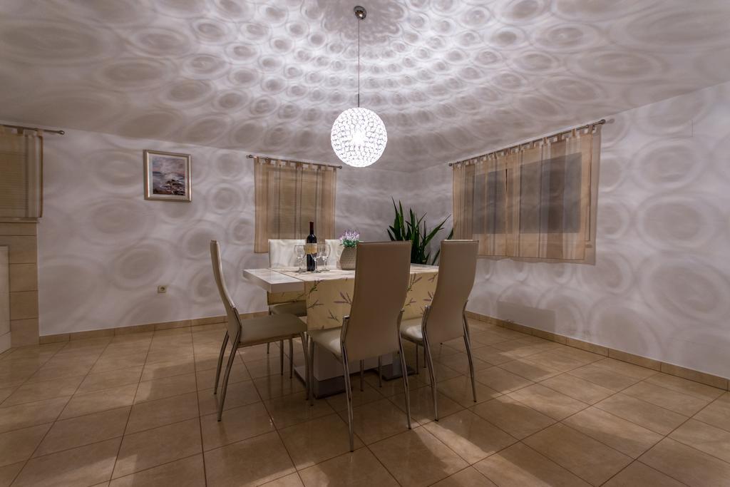 Apartments Barba Trogir Exterior photo