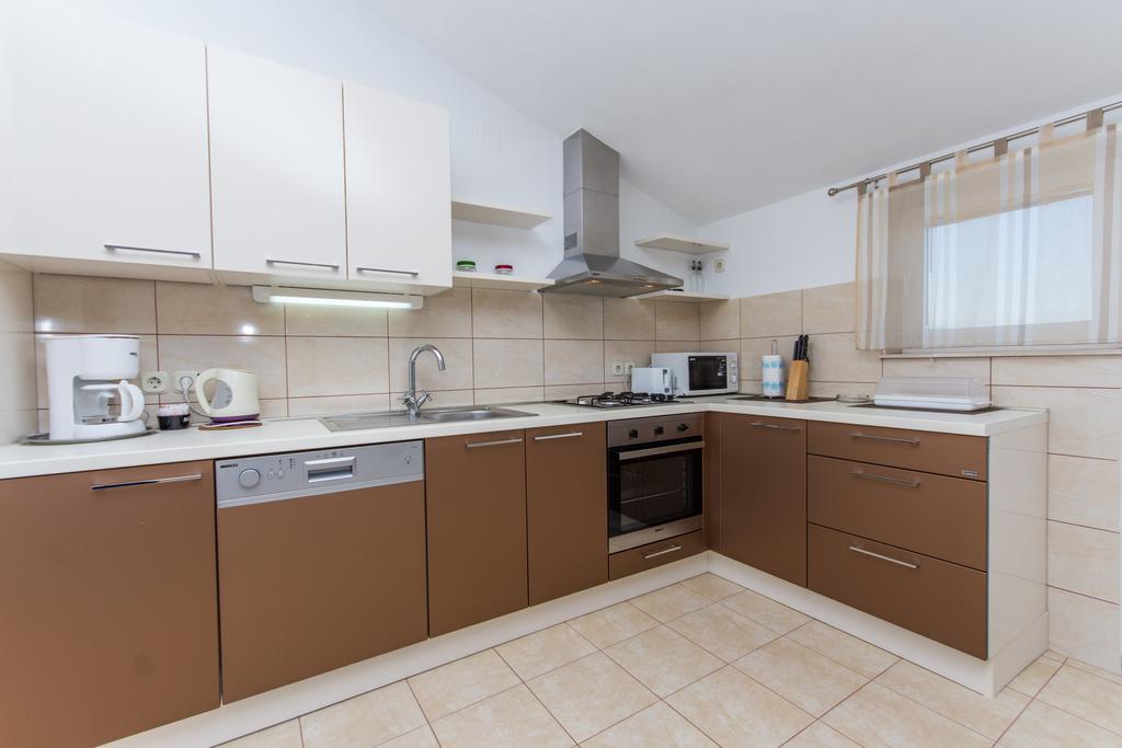 Apartments Barba Trogir Exterior photo